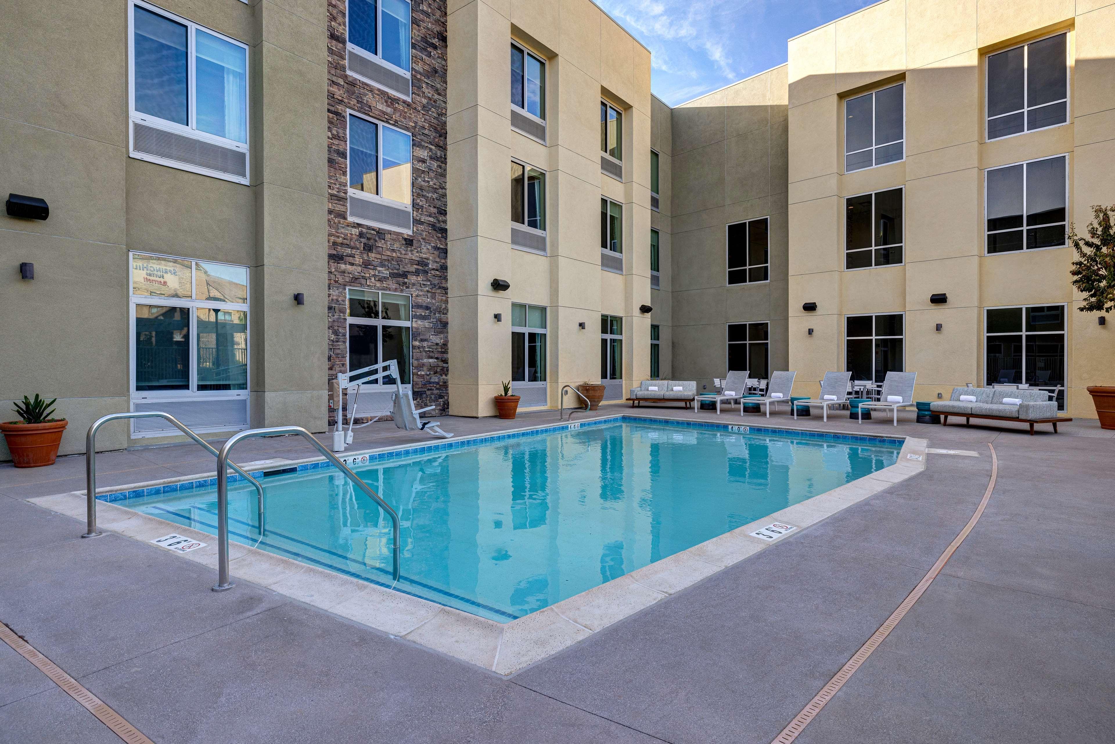 Hilton Garden Inn Temecula Exteriör bild
